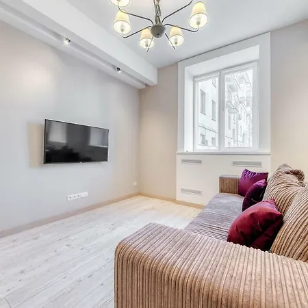 Hallow 2 Apartment